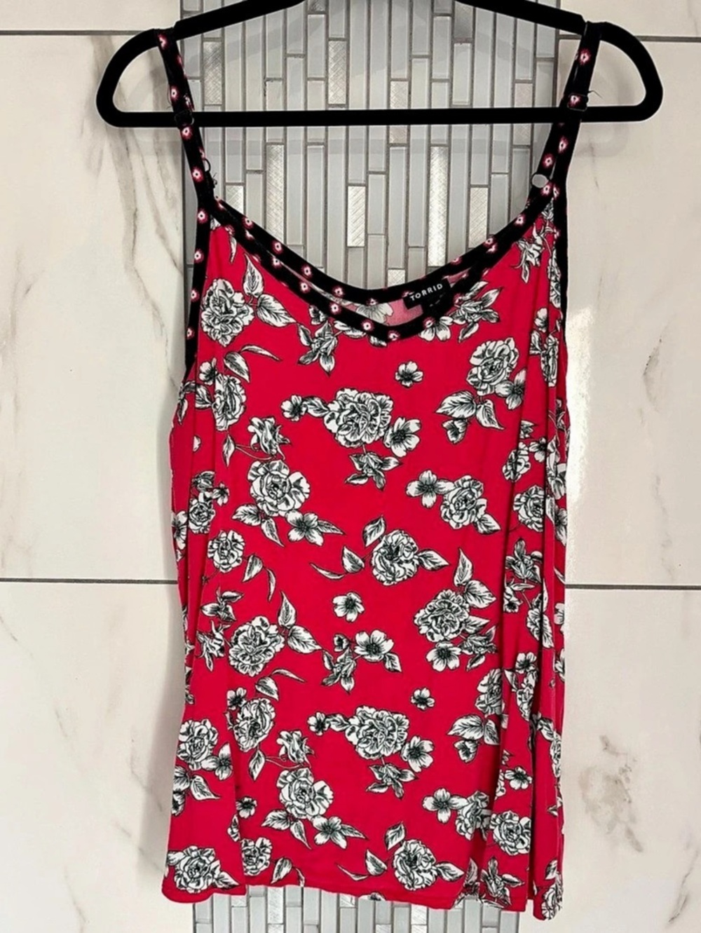 Woman’s Plus 2x 18/20 Torrid Tank Top Pink Black Floral